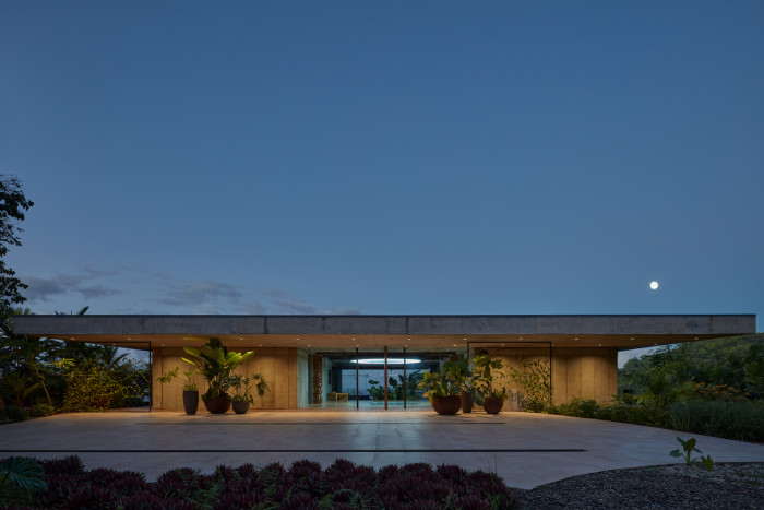 Art Villas Costa Rica, betonová Art Villa, Formafatal/ Dagmar Štěpánová + Refuel works/ Jan Skoupý, Zbyněk Ryška