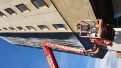 Obraz na fasádě paneláku v rámci Landscape festivalu 2020, Patrik Hábl.