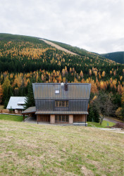 Přestavba chaty ve Svatém Petru, Znamení čtyř - architekti