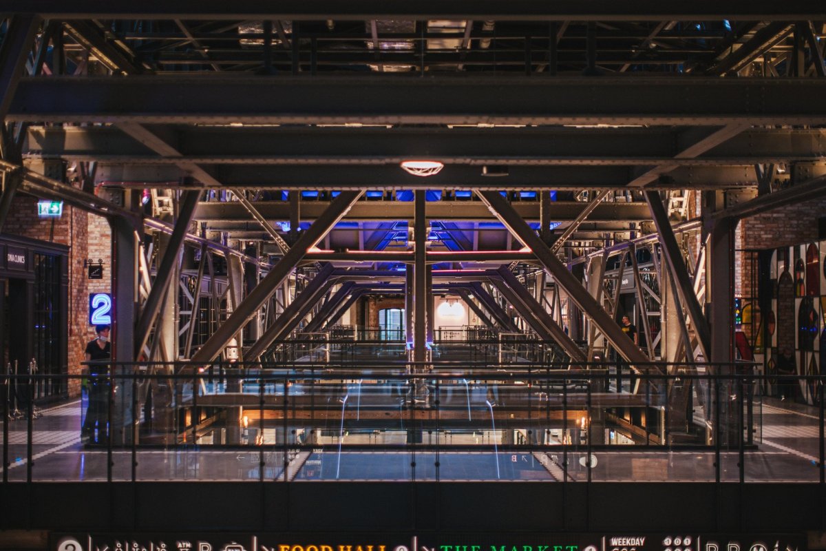 Revitalizace areálu varšavské elektrárny Powiśle architektonickým ateliérem APA Wojciechowski Architekci na živoucí městskou čtvrť