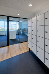 Společnost Wiesner-Hager dodala nábytek pro obě sídla rakouské firmy AGILOX.