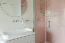 Půdní byt v kolonii Svoboda - Koupelna