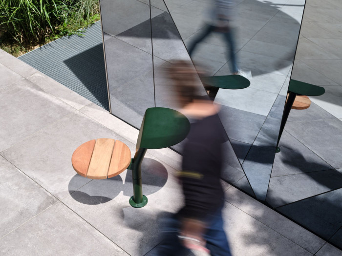 Solitérní prvek Morse Dot z kolekce Morse od mmcité