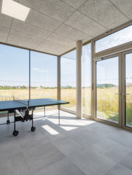 V Šeberově mají novou základní školu. Navrhlo ji studio ADR.