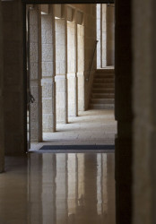 Ada Karmi-Melamede, Ramat Hanadiv visiting center, pasáž pro návštěvníky - foto