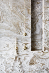 Byt s tajnou koupelnou, Markéta Bromová, Lenka Míková