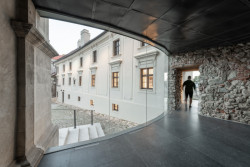 Rekonstrukce měšťanského domu v Bratislavě od Andreje Boteka a Pavola Paulinyho