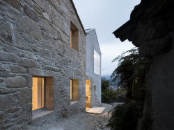 Rekonstrukce a dostavba rodinného domu v Muros, fuertes-penedo arquitectos