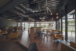 Studio Free Architects zrealizovalo v areálu bývalého brownfieldu ve Velkém Meziříčí fitness a wellness centrum Beauty&Beast.