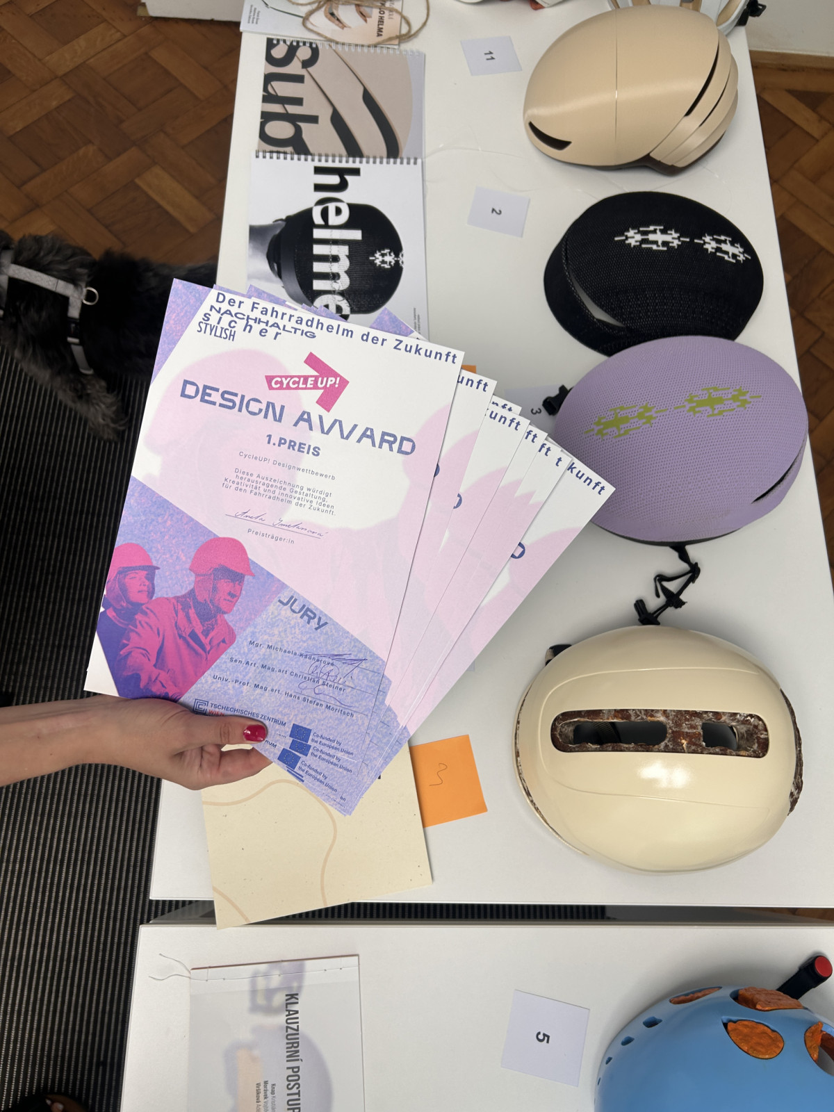 Helmy jsou k vidění během Vienna Design Weeku 