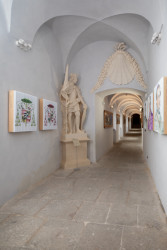 V nedávné historii však objekty byly bez koncepčního využití a postupně zašly. K novému životu je probudila až nedávná rekonstrukce a letos otevřená expozice – věnovaná je právě gardě. (Ateliér Štěpán, Mlýnská brána v Kroměříži)