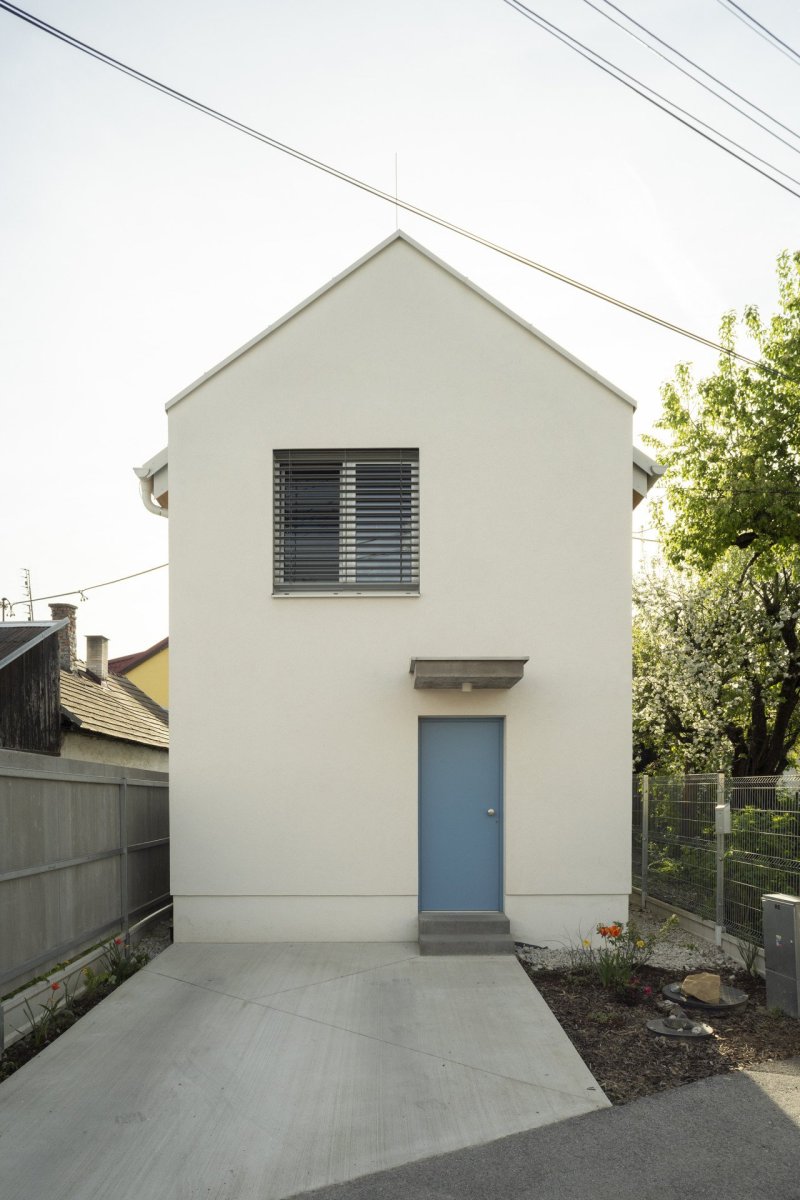 Úzký patrový dům v Žilině, architektonické studio treea - architekt Peter Kasman.