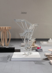 Ateliér architektury III se ve svých projektech soustřeďuje na testování nových metod navrhování. Úspěchy i nepřeberné množství projektů ateliéru sleduje výstava Souostroví / Archipelago 13 *A3, která se koná v Galerii UM.