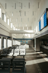 KOHLarchitekti zrekonstruovali nádražní halu v Havířově, nově slouží jako sportovně-kulturní centrum