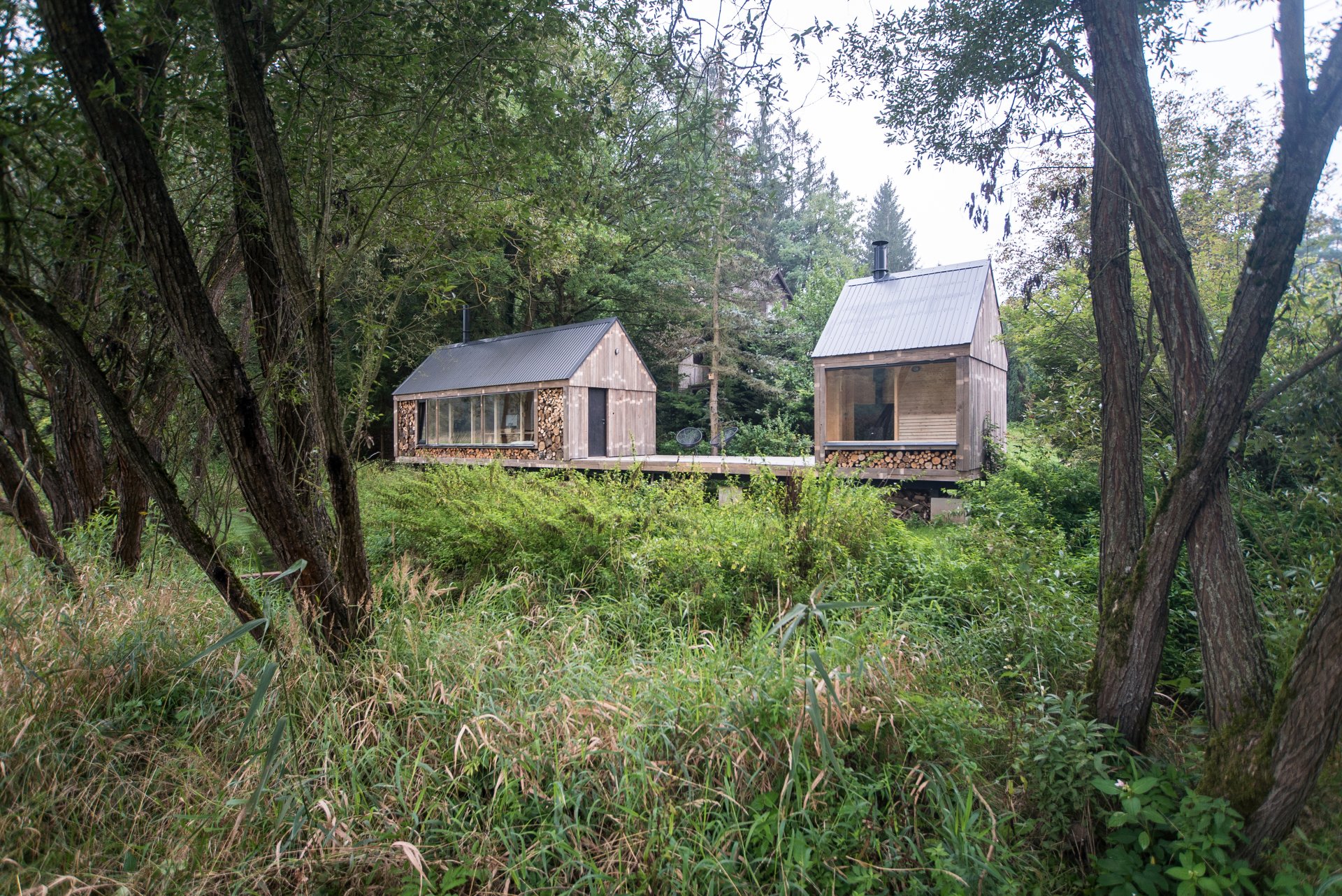 Asi nejmenší nominovaná stavba je vlastní ateliér architekta Jana Tyrpekla, který si postavil v zahradě. Porota ocenila, že je "postaven s použitím recyklovaných materiálů a s velkou pomocí rodiny a přátel."