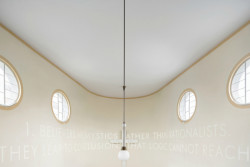 Instalace Věty po konceptuálním umění umělce Petra Duba. Foto: Studio Flusser