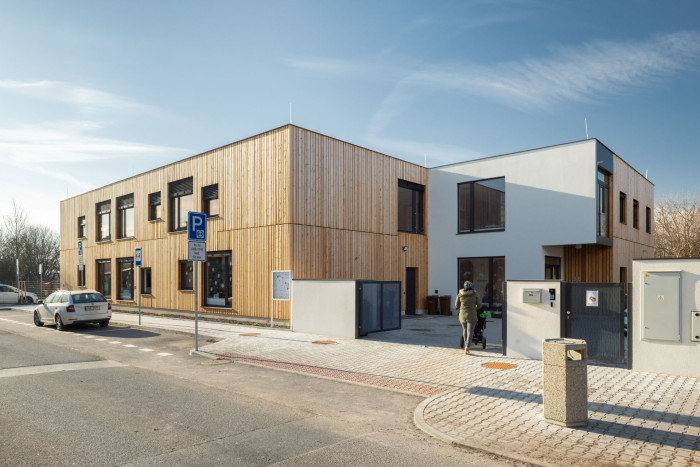 Mateřská škola v Uhříněvsi od KOMA MODULAR