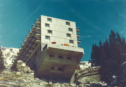 Brutalistní lyžařský rezort Flaine ve Francii, Marcel Breuer.
