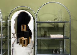 Monotropa je značka a designové studio, které čerpá inspiraci z multi-lokální vizuální palety, vytváří oázu pohody a podporuje uvědomělý přístup k životu.