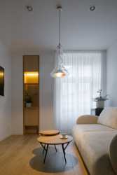 Pohled do kanceláří (Zrekonstruované kanceláře v Paláci Akropolis; Marco Maio Architects)