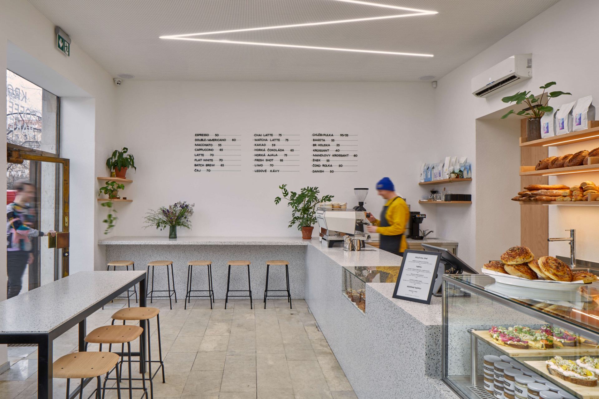 Kro Café, NEUHÄUSL HUNAL / David Neuhäusl, Matěj Hunal