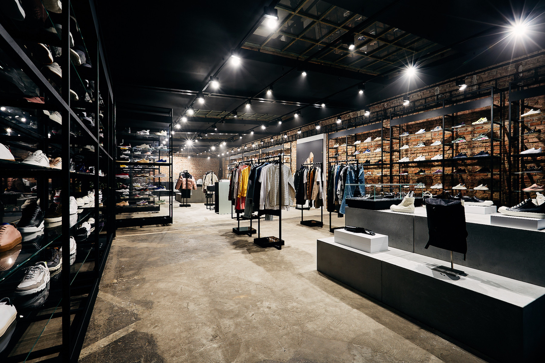 Redesign interiéru prodejny Footshop v pražském prostoru Vnitroblock, studio EYELEVEL.