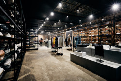 Redesign interiéru prodejny Footshop v pražském prostoru Vnitroblock, studio EYELEVEL.