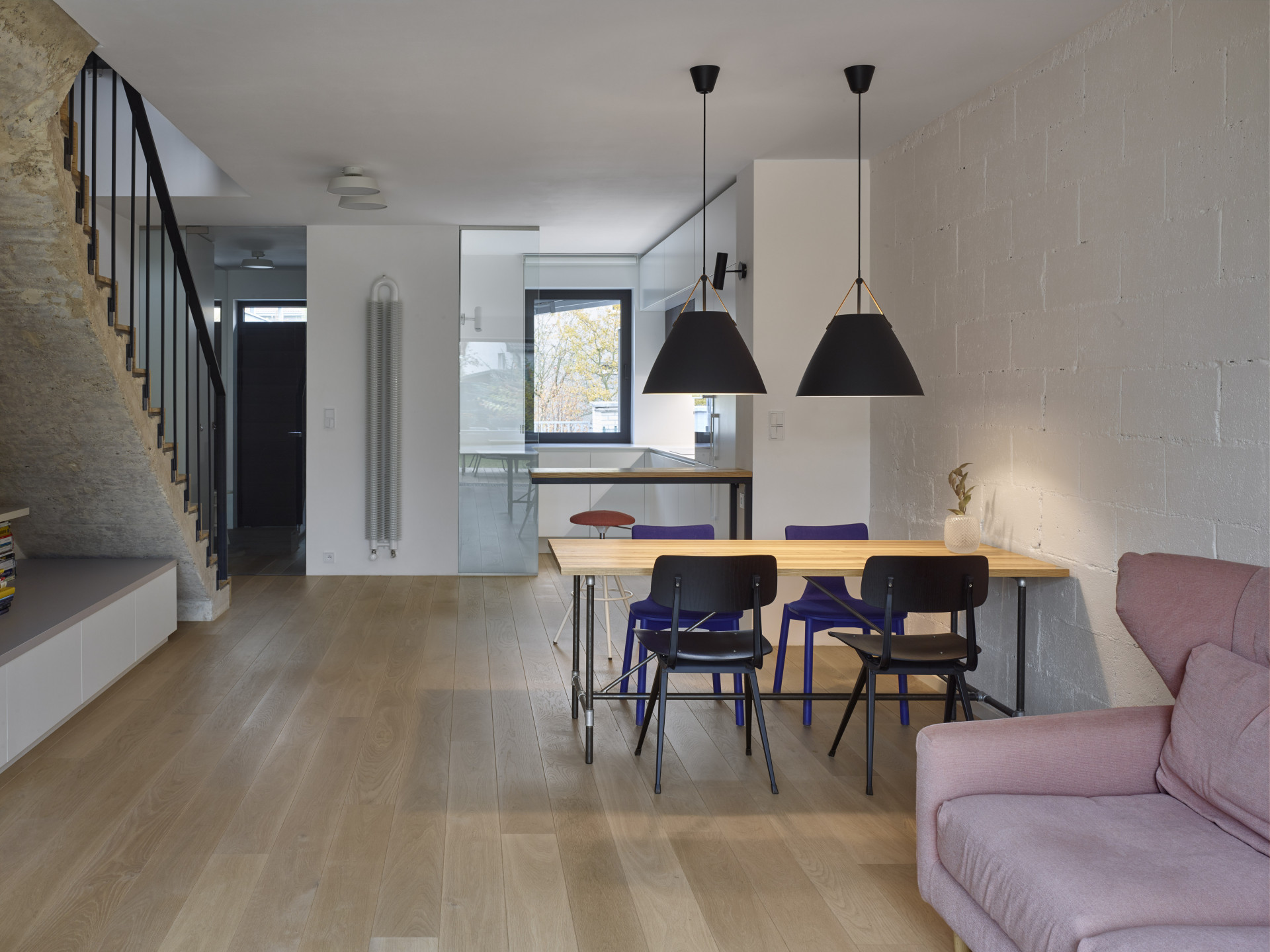 Rekonstrukce řadového domu v Újezdu nad Lesy od architektky Terezy Čudové Ajmové