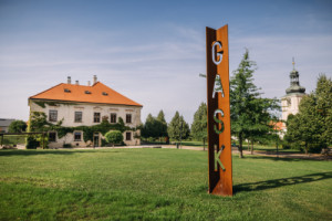 Galerie Středočeského kraje GASK má nový penzion.