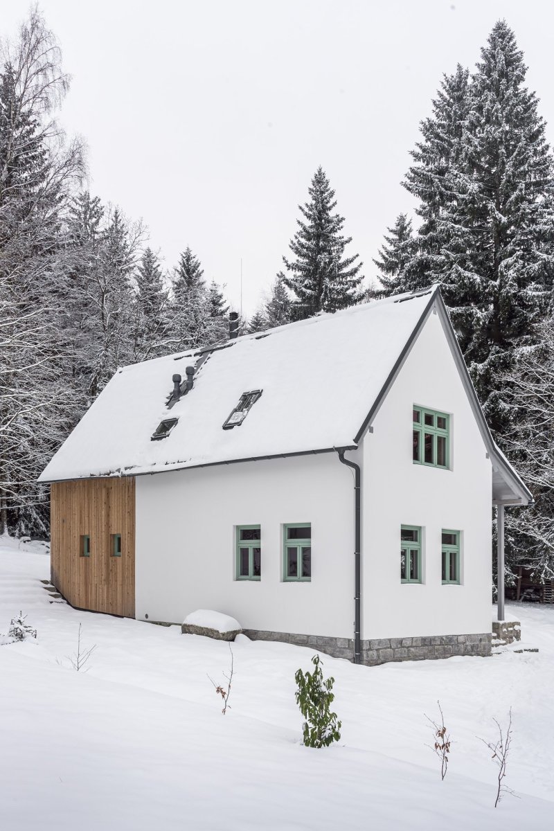 Chata v Jizerských horách od architektky Kateřiny Margoldové