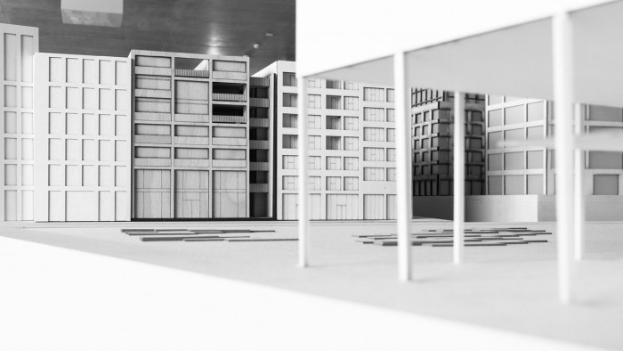 Lukáš Erban, Dům ve městě, model - foto