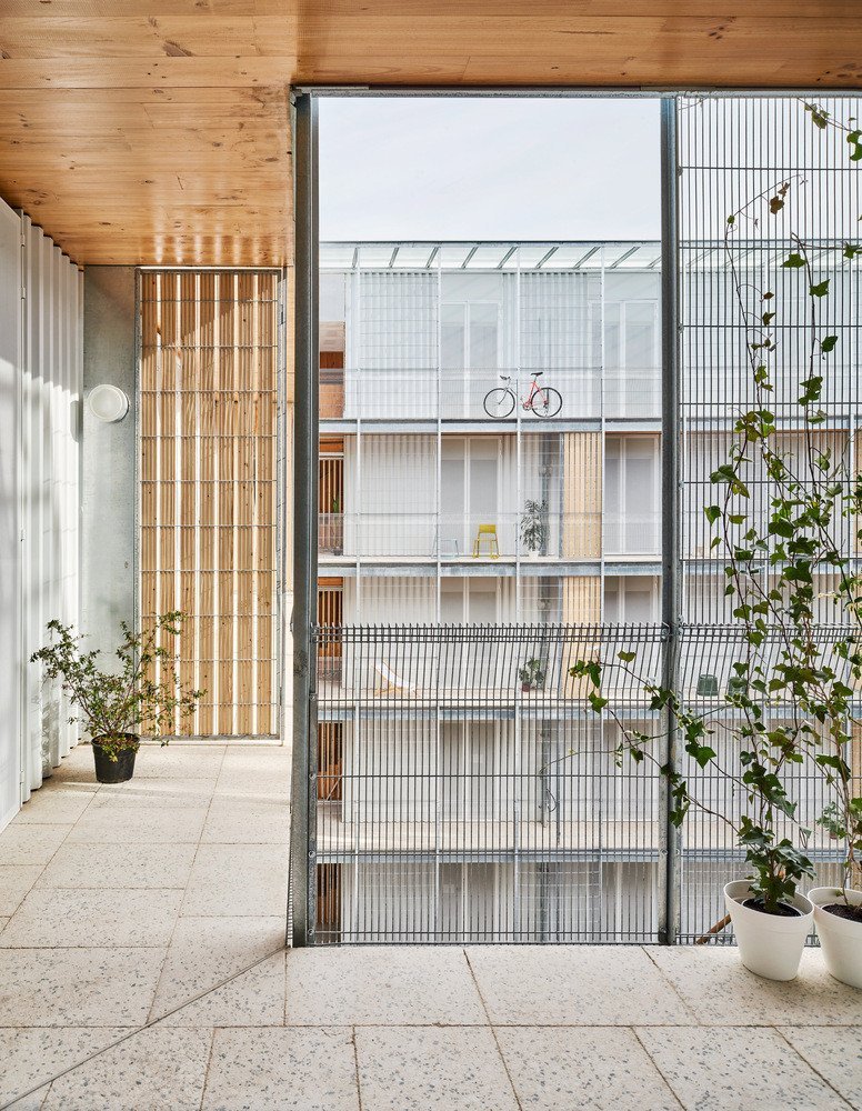 Bytový dům v Barceloně od ateliéru Peris+Toral Arquitectes
