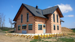 Rodinný dům realizovaný za použití uceleného stavebního systému HELUZ