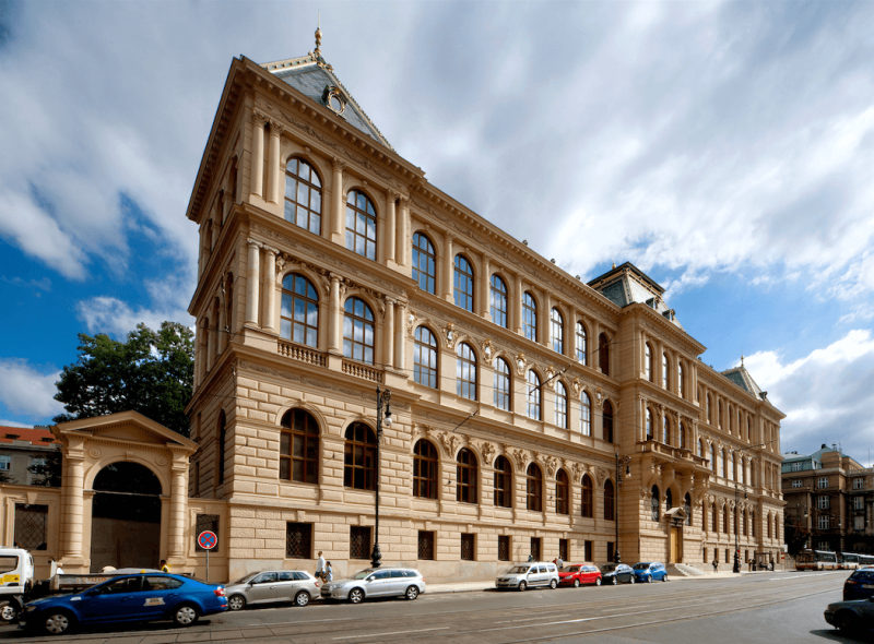 Budova uměleckoprůmyslového musea v Praze. Zdroj: Designblok
