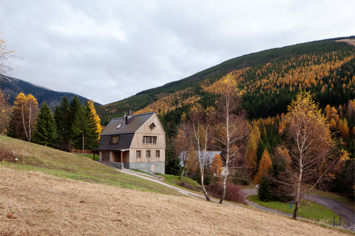 Přestavba chaty ve Svatém Petru, Znamení čtyř - architekti