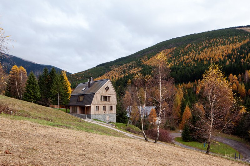 Přestavba chaty ve Svatém Petru, Znamení čtyř - architekti