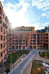 Na fasádách komplexu Lihovar najdeme různé typy cihelných pásků. Přispívají k rozmanitosti.