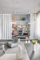 Slovenští architekti Richard Kilo a Matej Honč zrekonstruovali byt v původním kancelářském domě v Bratislavě