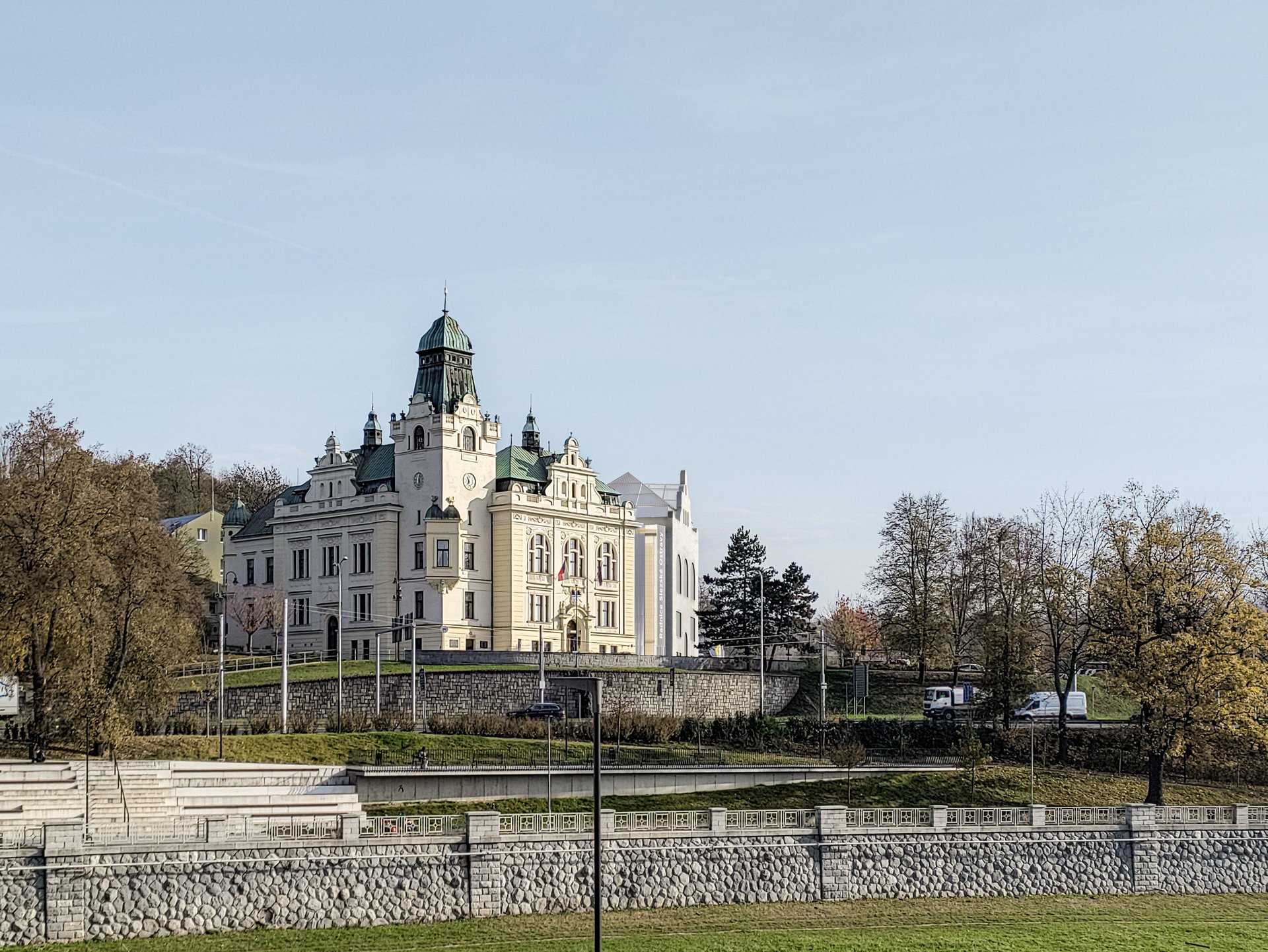  (Návrh radnice Slezské Ostravy od ateliéru A8000)