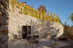 Degustační prostor Fibonacci, Marco Maio Architects: Všechny tyto prvky jsou navrženy z kortenu.