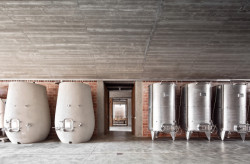 Vinařství v Mont-Ras od Jorge Vidal a Víctor Rahola