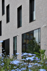 V Praze roste Smíchov City. Součástí tohoto rezidenčního komplexu je i bytový dům od ateliéru Kuba & Pilař.