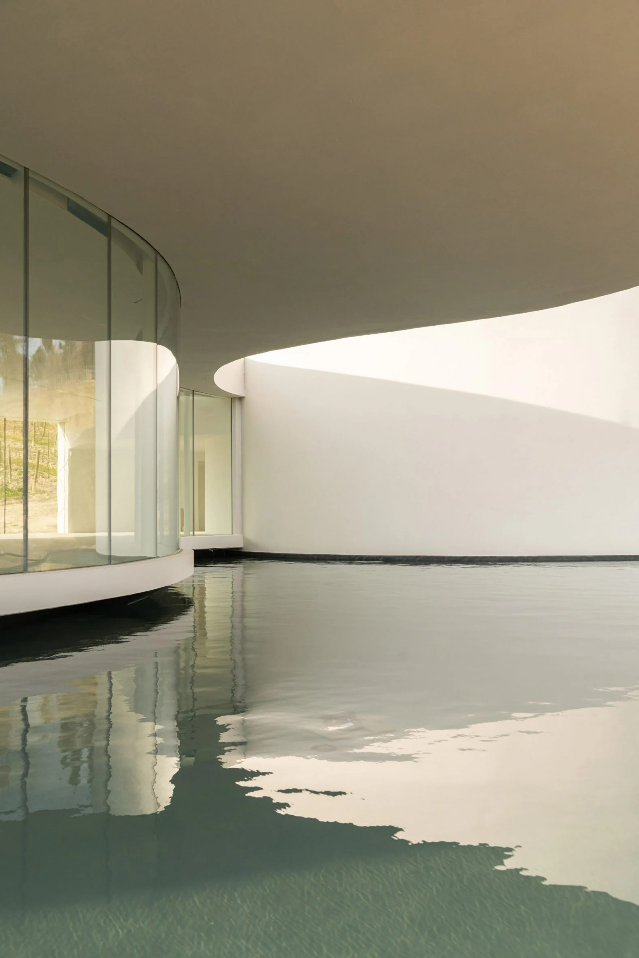 Pavilon podle návrhu Oscara Niemeyera v Provence