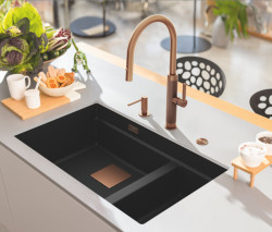 Fragranitový dřez Kubus 2 s měděným příslušenstvím od Franke