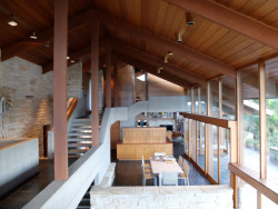 Od 30. 3 do 9. 7. 2023 je možné navštívit výstavu Mezi přírodou a člověkem ve Winternitzově vile, která si klade za cíl ukázat rozmanitosti organické architektury