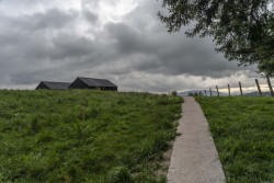 Modulární dvojdům od architekta jménem Rubén Gómez Gañán v Kolumbii