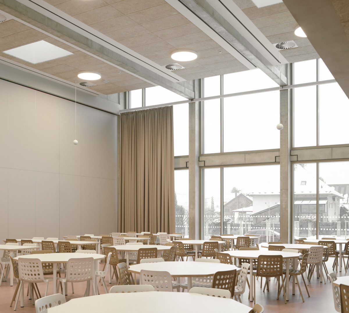 Školní jídelna (Nová škola LOŠBATES; SOA architekti)