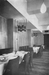 Vladimír Machonin dělal stavební dozor při stavbě československého pavilonu na Expo 58 v
Bruselu. Ve stejnou dobu projektovat kulturní dům v Jihlavě. Jednoduché „bruselské“ tvary se tak
v návrhu projevily.