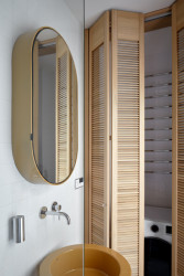 Pohled do koupelny (Byt Masna, Iva Hájková Studio)