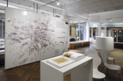 Expozice výstavy Ideální Velká/ Malá Praha, 1919/ 2019 v Galerii Lucerna.